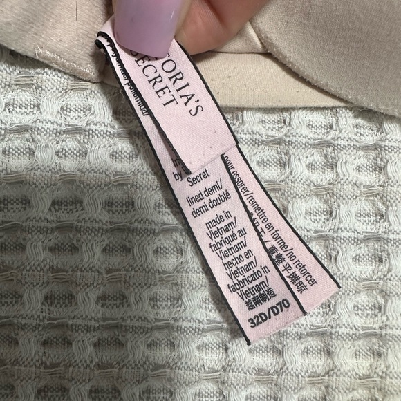 Victoria secret bra INCREDIBLE BY VICTORIA’S SECRET
Light Push-Up Perfect Shape - Picture 5 of 7